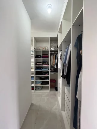 Imagem Residência Excepcional no Centro de Quadra, SP - Viva em Luxo e Conforto Absolutos!