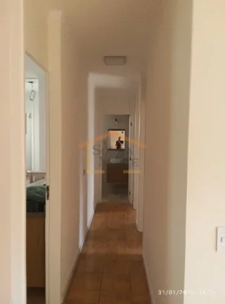 Imagem Apartamento com 64m² reformado, dispõe de 2 dormitórios, 1 banheiro, sala para dois ambientes, sa...