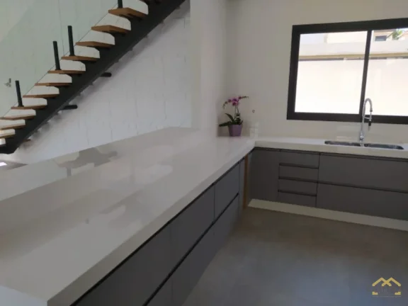 Imagem Casa Térrea com 3 suítes e 4 vagas cobertas no condomínio Brisas Jundiaí