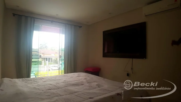 Imagem Sobrado negociável no bairro Santa Catarina - Joinville