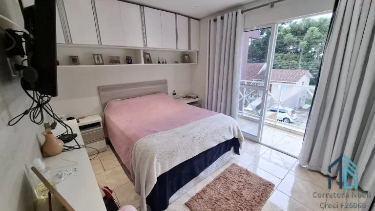 Imagem (PERMUTA) Sobrado 03 quartos c/suíte, no Santa Cândida em Curitiba PR