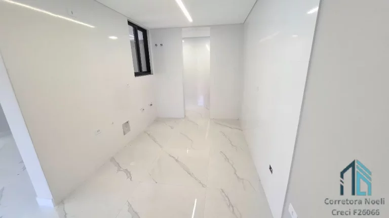 Imagem Sobrado alto padrão de esquina, com ático e terraço, 03 suítes, no Boa Vista em Curitiba PR