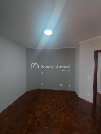 Imagem Apartamento amplo e bem localizado no Balão do Castelo, ao lado da Padaria Nico. Conta com sala par...