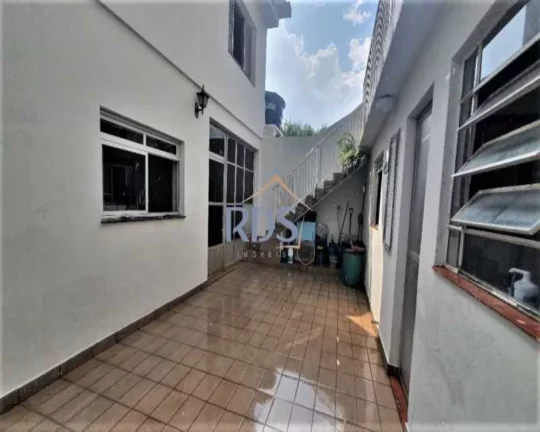 Imagem Vende um excelente sobrado de 216m² em ótima localização