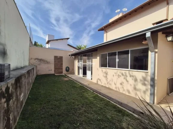 Imagem Casa com 3 dormitórios à venda, 210 m² por R$ 960.000,00 - Jd Porangaba - Águas de São Pedro/SP