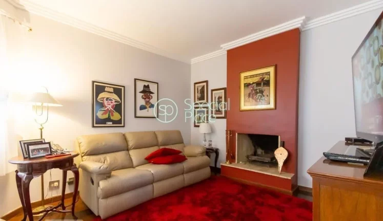 Imagem Espaçoso apartamento à venda com 4 quartos, sendo 4 suítes, e 6 banheiros no total, 2 quartos de ...