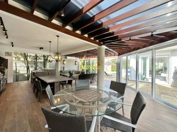 Imagem Excelente sobrado no condominio Lagos com Piscina e 04 suites