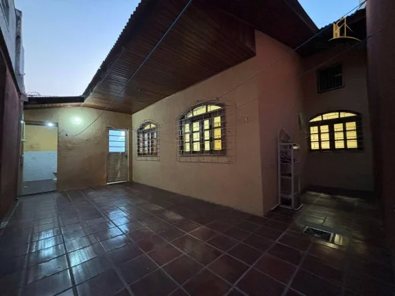 Imagem Casa com 3 quartos para alugar, 113 m² por R$ 3.285/mês - Boqueirão - Curitiba/PR