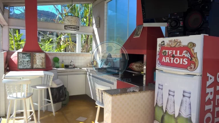 Imagem Casa em Condomínio à Venda em Ubatuba-SP: 4 Quartos, 2 Suítes, 151m² - Bairro Horto Florestal