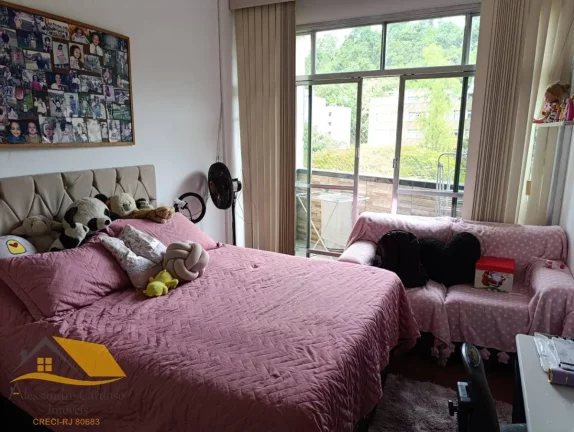 Imagem Vendo Apartamento no Centro com 3 Quartos Mais Dependência Completa e Garagem