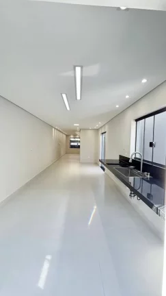 Imagem Sobrado de 155 m² 3 Dormitórios sendo 3 Suítes e 2 Vagas de Garagens
