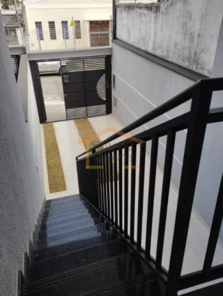 Imagem Sobrado novo com 120 m² de área útil e 85 m² de área construída. Possui 3 dormitórios, sendo ...