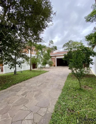 Casa de campo em área urbana com terreno de 1.160m² e 800m² de área construida