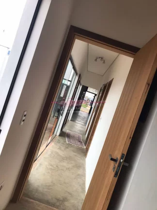 Imagem Casa a venda dentro de condomínio