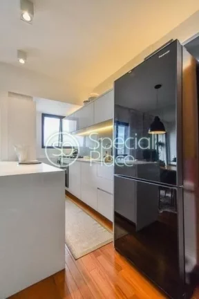 Imagem Cobertura com 87m² de área privativa, 1 suíte e 1 vaga na garagem. Reformada e mobiliada. No prim...