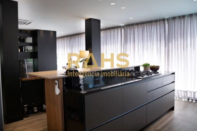 Imagem Linda residência em localização priveligiada no bairro América, pronta para ser sua! Casa de 439...