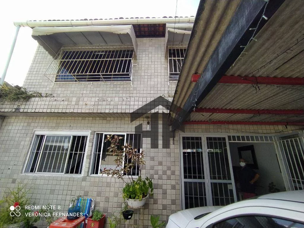 Imagem Casa com 3 Quartos à Venda, 201 m² em Torrões - Recife