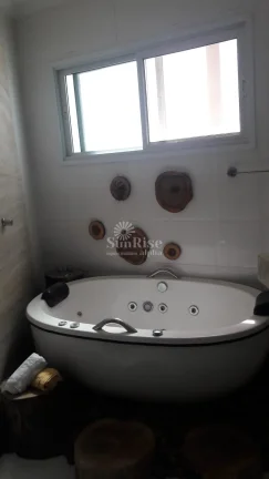 Imagem Casa de alto padrão à venda em Alphaville com 4 quartos e 6 vagas 234m² por R$ 3.200.000 Alpha 6 - Santana de Parnaíba/SP