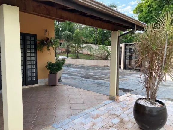 Imagem EXCELENTE RANCHO COMPLETO COM ACESSO Á ÁGUA EM ESTREITO COM ASFALTO ATÉ Á PORTA - 04 dormitórios sendo 03 suítes - Varanda contornando toda á casa