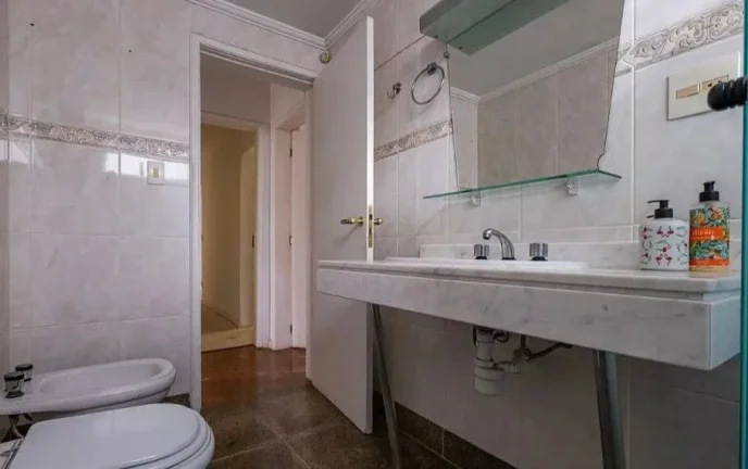 Imagem Locação Apartamento Cerqueira Cesar - 170M², 3 Dorms, 1 Suíte, 2 Vagas.