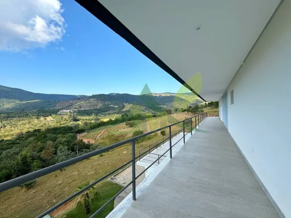Imagem Chácara Exclusiva em Atibaia: Conforto e Sofisticação em Meio à Natureza