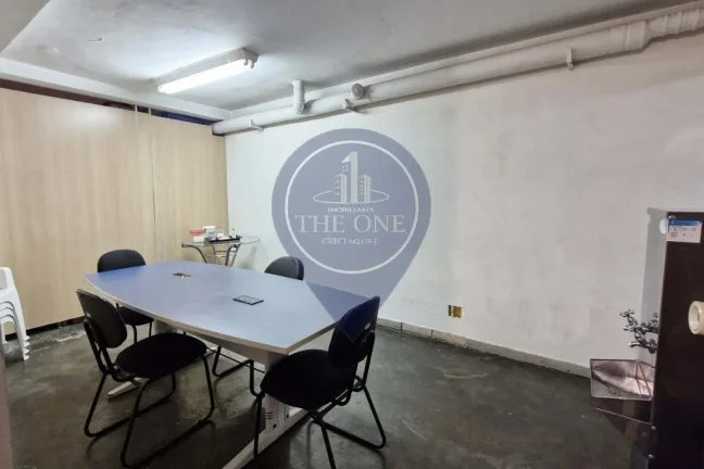 Imagem Imperdível: Casa Comercial de 2 Quartos na Aclimação, São Paulo-SP, 5 Banheiros, 9 Vagas de Garagem, 270m² de Área.