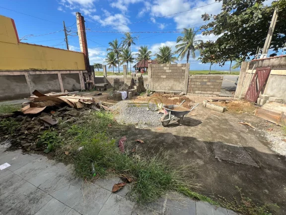 Imagem Sobrado para reforma de frente para a praia - Peruíbe//SP