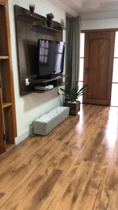 Imagem Sobrado 3 dormitorios 4 vagas troco por casa ou Apto Menor Valor