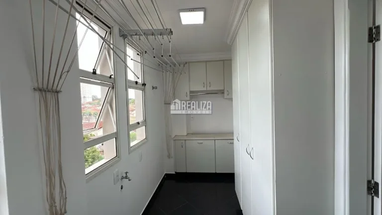 Imagem Apartamento com 3 suítes e área de lazer no bairro Mercês em Uberaba