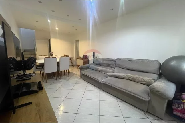 Imagem CASA Á VENDA COM 3 QUARTOS COM 168²m em Jardim Sulacap - Rio de janeiro