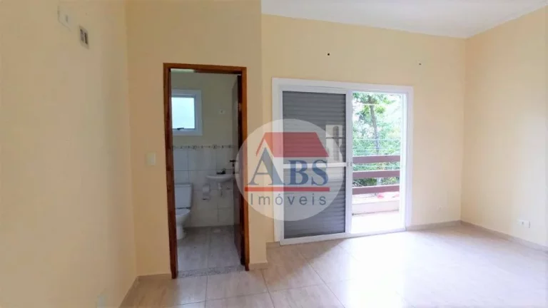 Imagem Ampla Casa Sobreposta Alta à venda, Vila Ponte Nova, Cubatão.