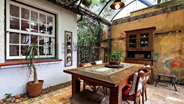 Imagem Casa estilo Farm House para Locação no Jardim Paulista - São Paulo-SP: 3 Quartos, 1 Suíte, 4 Salas, 4 Banheiros, 2 Vagas, 223m².