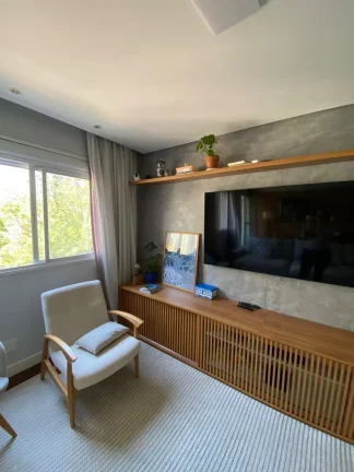 Imagem Apartamento com 3 suítes com marcenaria impecável, piso de madeira, ar condicionado e varanda gour...