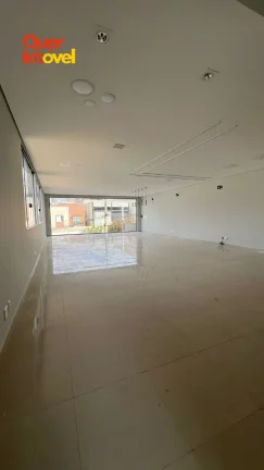 Imagem Salão Comercial de Alto Padrão para Locação no Jardim Botânico, Ribeirão Preto-SP: 2 Salas, 4 Banheiros, 3 Vagas e 300m².