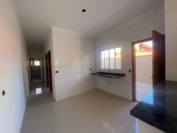 Imagem Casa térrea com piscina e dois quartos em Itanhaém-SP