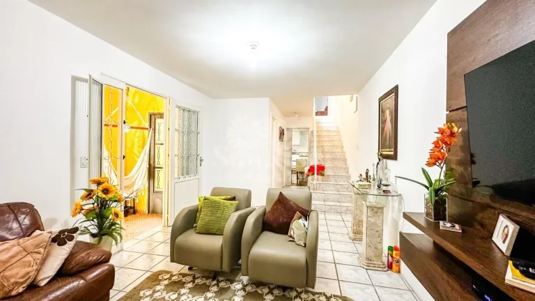 Imagem Casa à Venda - 180 m² AC - 125 m² Terreno - 3 quartos R$650.000 - R. Jacaratinga Campo Limpo