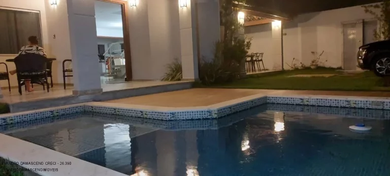 Imagem Casa de luxo em condomínio à venda em Camaçari-BA, Vila de Abrantes: 4 quartos, 4 suítes, 2 salas, 2 banheiros, 3 vagas, 290m².