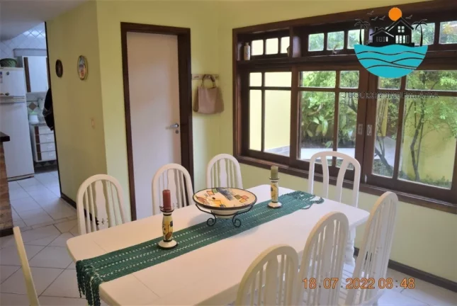 Imagem Aluguel Anual em Juquehy - Casa em condomínio, 03 quartos, sendo 01 suíte, varanda, churrasqueira, piscina a 200 metros da praia | Juquehy Imobiliária