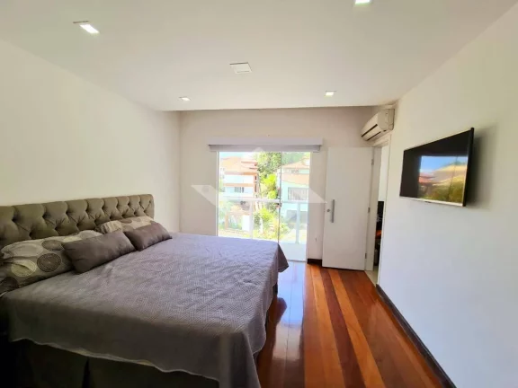 Imagem Mansão à Venda em Pendotiba Niterói com 4 Quartos