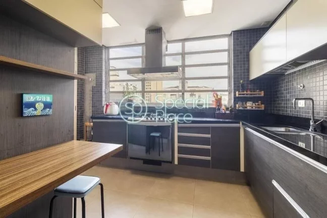 Imagem Excelente apartamento com 175m² no Jardim América. Amplo living para dois ambientes e varanda espa...