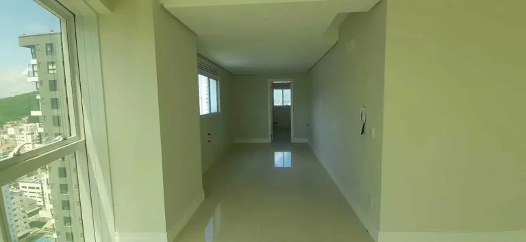 Imagem Apartamento com 4 dormitórios sendo 2 suítes e 3 vagas de garagem em Balneário Camboriú/SC