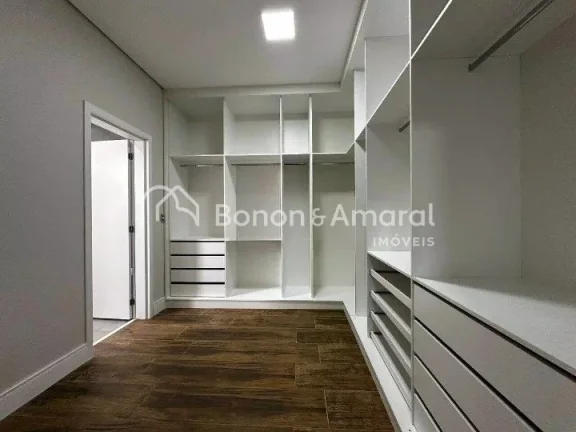 Imagem Moderna Casa de Condomínio - 400 m² de Sofisticação e Conforto
Localizada em um terreno de 1.130...
