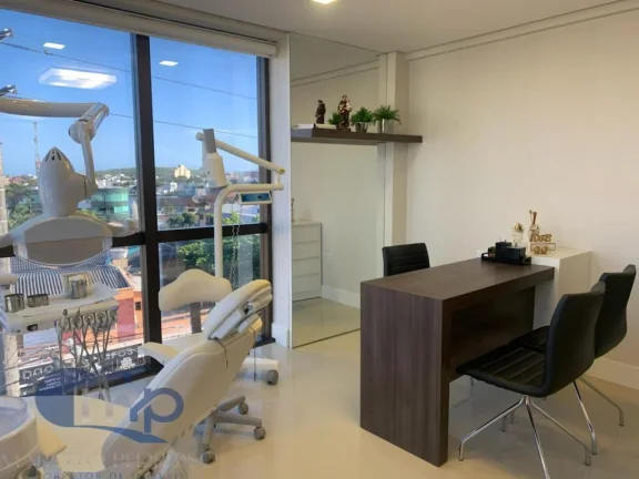 Imagem Sala comercial á venda com 49,10m² no centro de Torres/RS