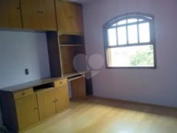 Imagem Sobrado à venda com 3 quartos, sendo 1 suíte, em Morumbi, São Paulo - SP