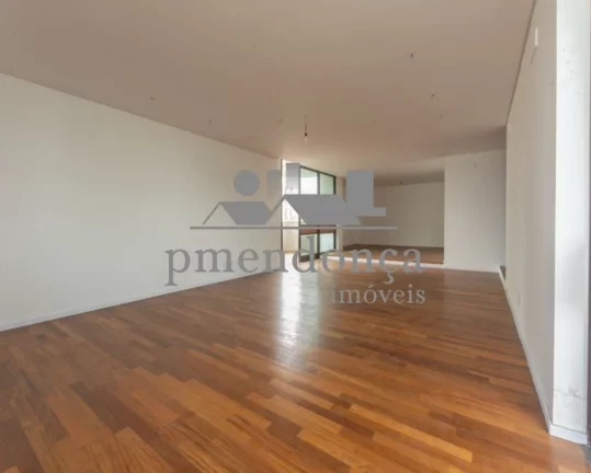 Imagem Excelente apartamento com 326m², 4 suítes e 3 vagas livres + depósito