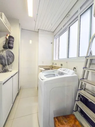 Imagem Apartamento Pé na Areia à Venda com 3 dormitórios 1 suíte 133m² Riviera de São Lourenço Bertioga SP