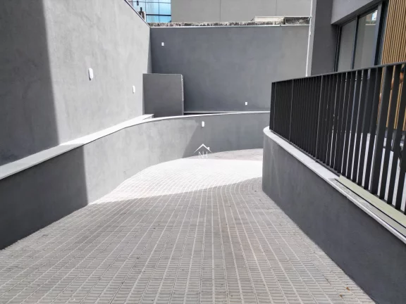 Imagem Apartamento com 183m, 3 suítes, 3 vagas, varanda vista panorâmica, hall privativo, Piscina aquecida.