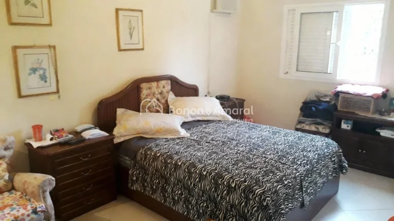 Imagem Localizada na Alameda principal do Clube, com acesso pela Portaria 1 e próxima à área administrat...
