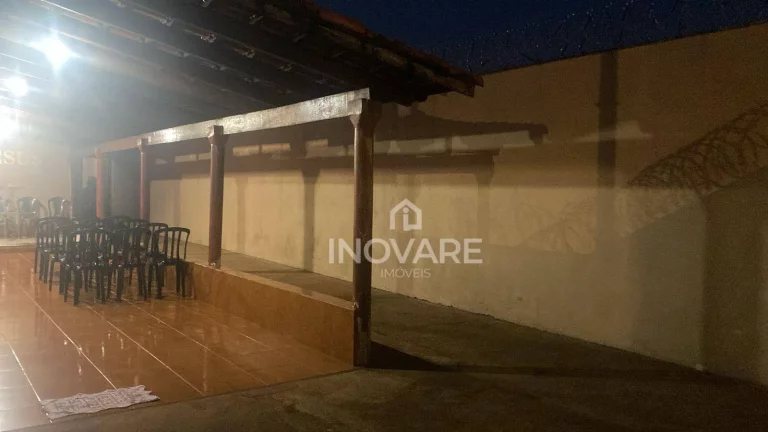 Imagem Casa com 2 dormitórios à venda, 90 m² por R$ 200.000,00 - Prefeito José Moisés - Itumbiara/GO