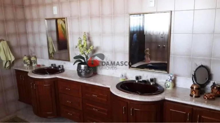 Imagem Sobrado à venda 3 Quartos, 3 Suítes, 6 Vagas, 800M², Osvaldo Cruz, São Caetano do Sul - SP